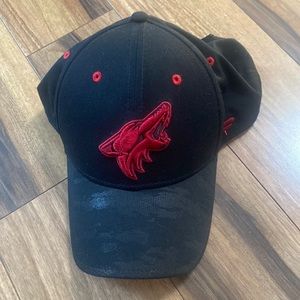 Arizona Coyotes Fanatics snap back hat mens